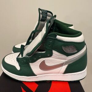 Air Jordan 1 Retro high OG GS 
Gorge green/metallic silver